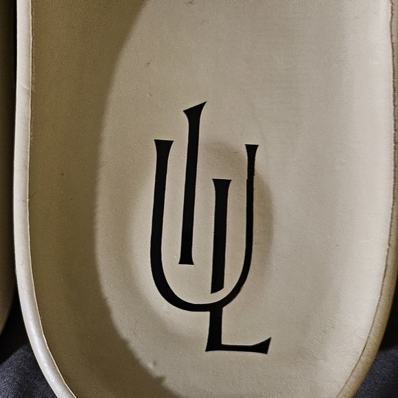 Size 11.5 Brand New One Up Lifestyle slides! - Picture 4 of 5